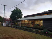 Christmas Creek Caf  Cabins
