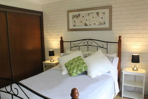 Church St - Accommodation Newcastle 0