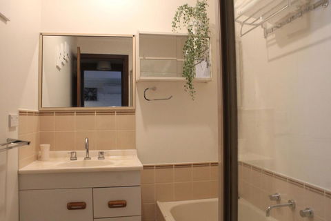 Church St - Accommodation Newcastle 3