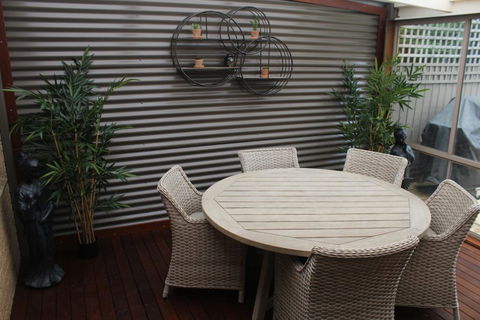 Church St - Accommodation Newcastle 1