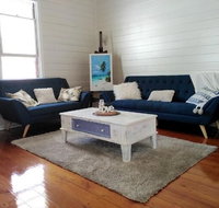 Classic Q'slander Huge Deck Pool Cowboy Stadium - Accommodation Newcastle