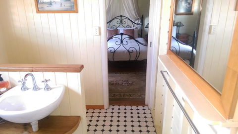 Classique Bed & Breakfast - Accommodation Newcastle 1