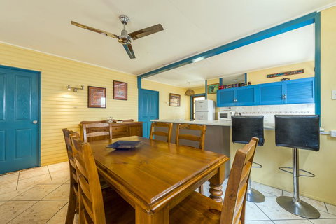 Clifton Beach House - Accommodation Newcastle 0