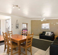 Close to Water Restaurants and Clubs Toorbul St Bongaree - Accommodation Newcastle