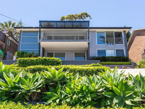 Coastal Calm - Relax, Revive, Rejuvenate - Accommodation Newcastle 0