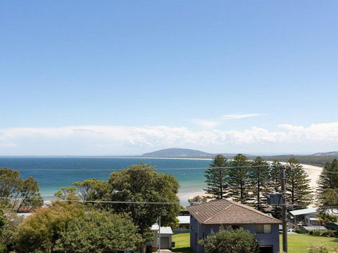 Coastal Calm - Relax, Revive, Rejuvenate - Accommodation Newcastle 3