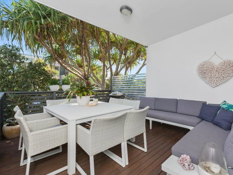 COASTAL CHIC @ CASUARINA - Accommodation Newcastle 1