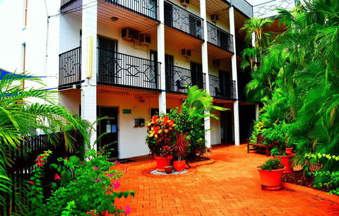 Coconut Grove Holiday Apartments - Accommodation Newcastle 1