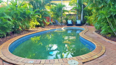 Coconut Grove Holiday Apartments - Accommodation Newcastle 0