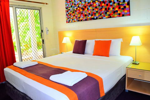 Coconut Grove Holiday Apartments - Accommodation Newcastle 2