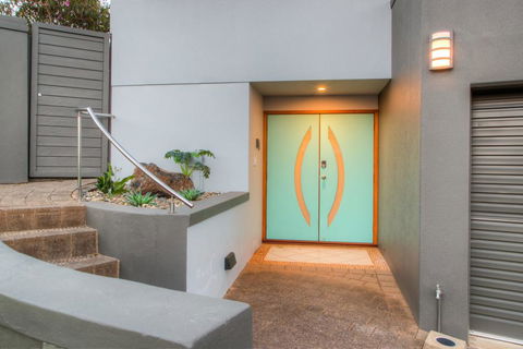 Coffs Jetty Beach House - Accommodation Newcastle 3