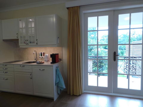 Colin's Garden - Accommodation Newcastle 1