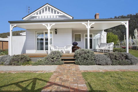 Collins Cottage - Accommodation Newcastle 1