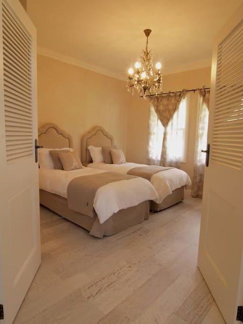 Collins Cottage - Accommodation Newcastle 3