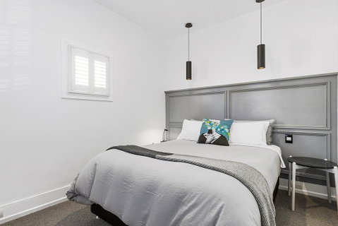 Colonial Hampdens - Accommodation Newcastle 0