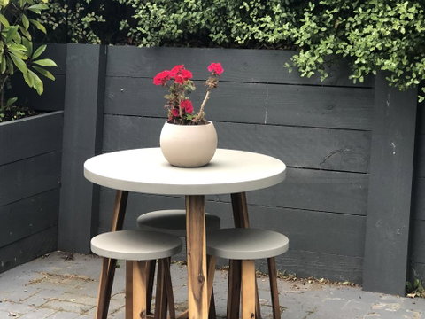 Colonial Hampdens - Accommodation Newcastle 1