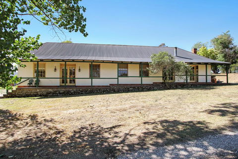 Colonial Inn Guest Rooms - Accommodation Newcastle 2