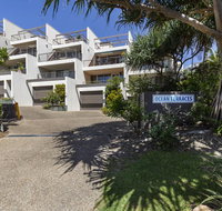 Comfortable  stylish with rooftop spa - Accommodation Newcastle