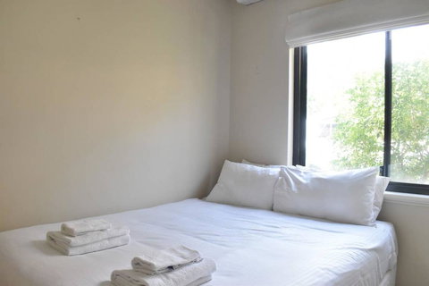 Comfortable 2 Bedroom Unit With Garden - Accommodation Newcastle 3