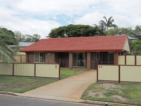 Comfortable Lowset Family Home Only Minutes From The Water! Tarooki St, Bellara - Accommodation Newcastle 0