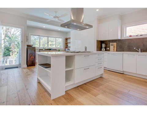 Comfy Family Home In Chill Beachside Neighbourhood - Accommodation Newcastle 3