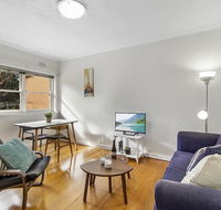 Comfy one-bedroom unit between city and airport - Accommodation Newcastle