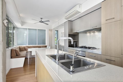 Contemporary & Central, Sunshine Beach - Accommodation Newcastle 2