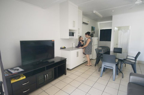 Cool Palms Motel - Accommodation Newcastle 1