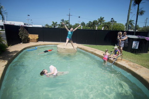 Cool Palms Motel - Accommodation Newcastle 2