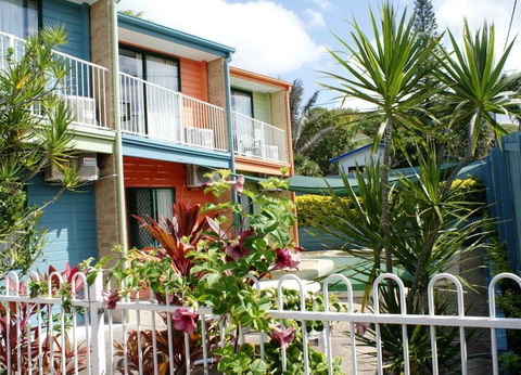 Coolum Budget Accommodation - Accommodation Newcastle 0