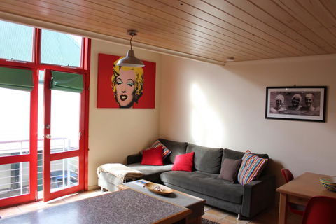 Cora Lynn - Apartment 18 - Accommodation Newcastle 0