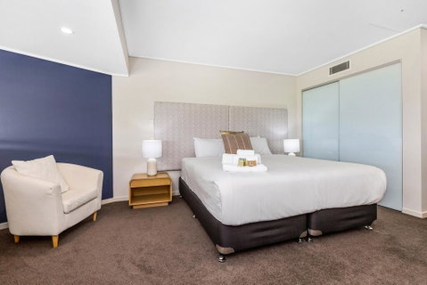 Corporate Boardies @ Bells Boulevard - Accommodation Newcastle 2
