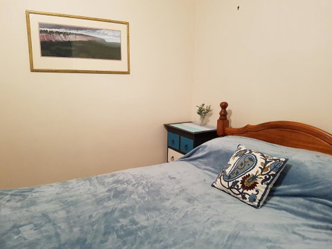 Cosy Quiet Bedroom Ferny Grove - Accommodation Newcastle 1