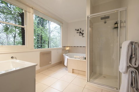Cottage In The Forest - Accommodation Newcastle 1