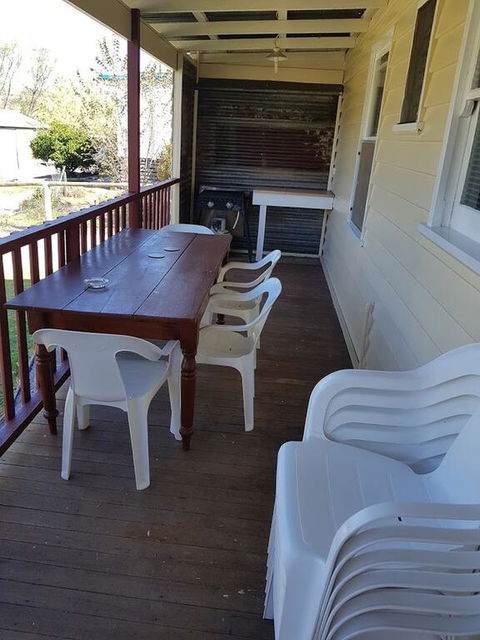Cottage On Main - Accommodation Newcastle 3