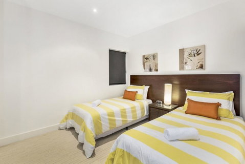 COTTON BEACH APARTMENT 33 WITH POOL VIEWS - Accommodation Newcastle 3