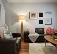Courthouse Orchid Villa 6 - Accommodation Newcastle