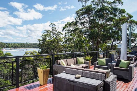 Cove View Retreat - Accommodation Newcastle 0