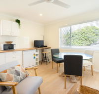 Cozy 1 Bedroom Apartment Minutes From The Beach - Accommodation Newcastle