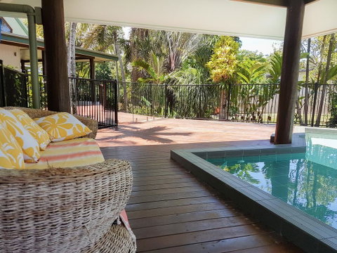 Crazy About Cairns Resort Living - 6 Bedrooms - Accommodation Newcastle 2
