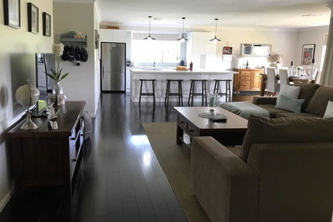 Culzean - Accommodation Newcastle 0