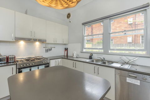 Dalziel Lodge - Accommodation Newcastle 3