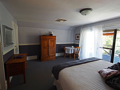 Darlington House - Accommodation Newcastle 2