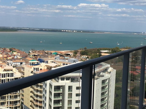 Darwin City - The Oaks With Harbour Views - Accommodation Newcastle 0