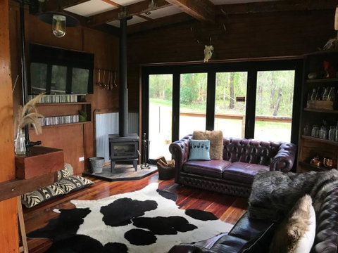 Delaneys Creek Cabin Retreat - Accommodation Newcastle 1