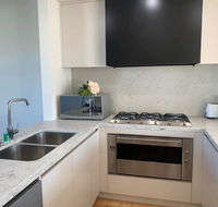 Delicate and Peaceful Bundoora Townhouse 10 - Accommodation Newcastle