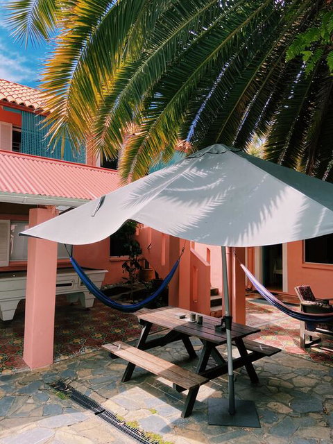 Dolphins Backpackers - Accommodation Newcastle 3