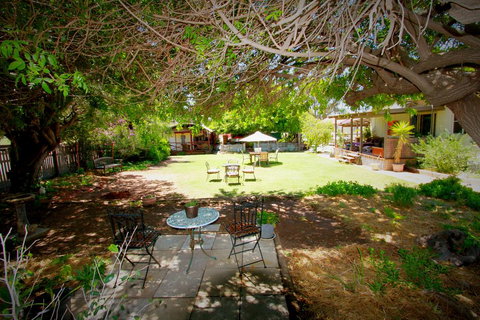 Dongara Breeze Inn - Accommodation Newcastle 0