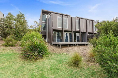 DREW Golfers Delight Close To St Andrews Beach - Accommodation Newcastle 1
