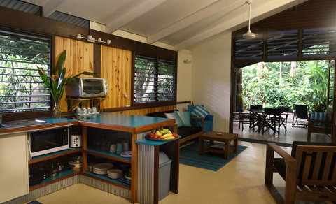 Driftwood - Accommodation Newcastle 3